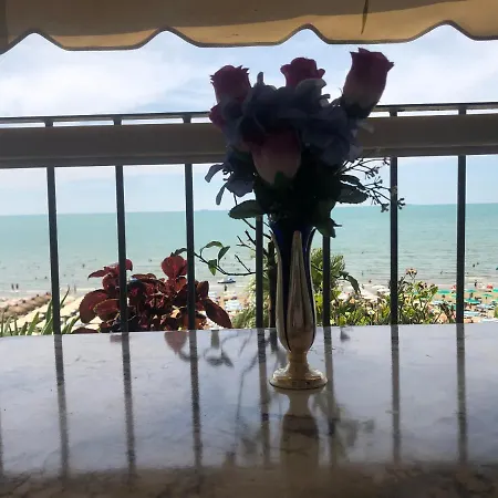 Apartment Sea & Sky View,