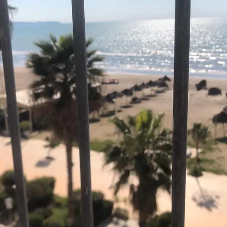 Sea & Sky View, دراس